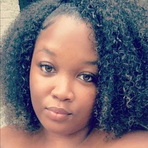 Meet your Posher, Janelle